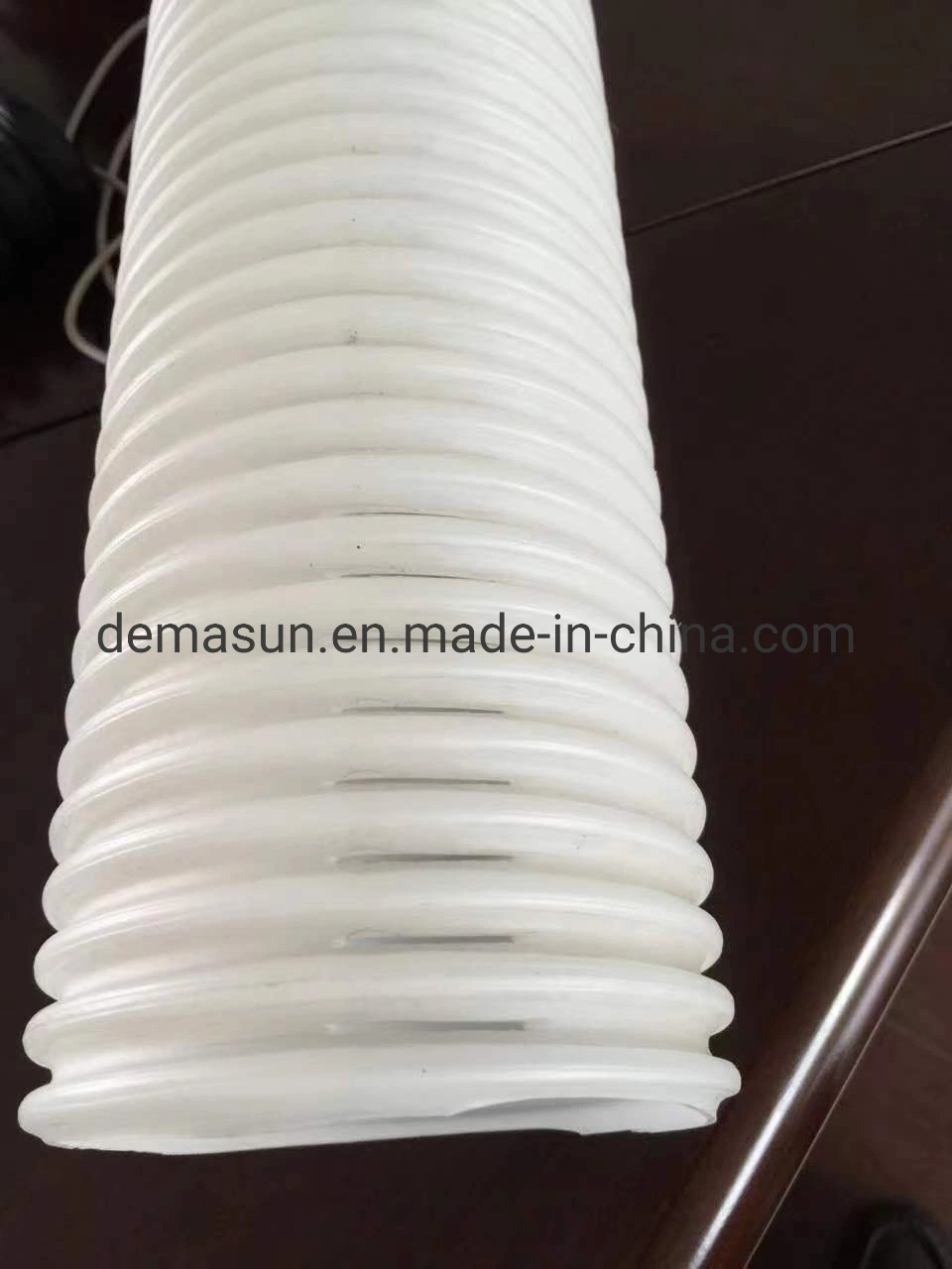 HDPE Corruguated perforante del tubo de PVC tubo PE de la máquina que hace la máquina máquina para fabricar tuberías de plástico Máquina de Perforación del tubo de PE perforante de plástico