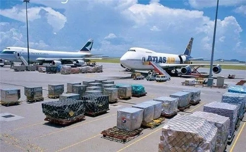 China exportiert Logistik nach Indonesien mit dem Flugzeug zum Flughafen