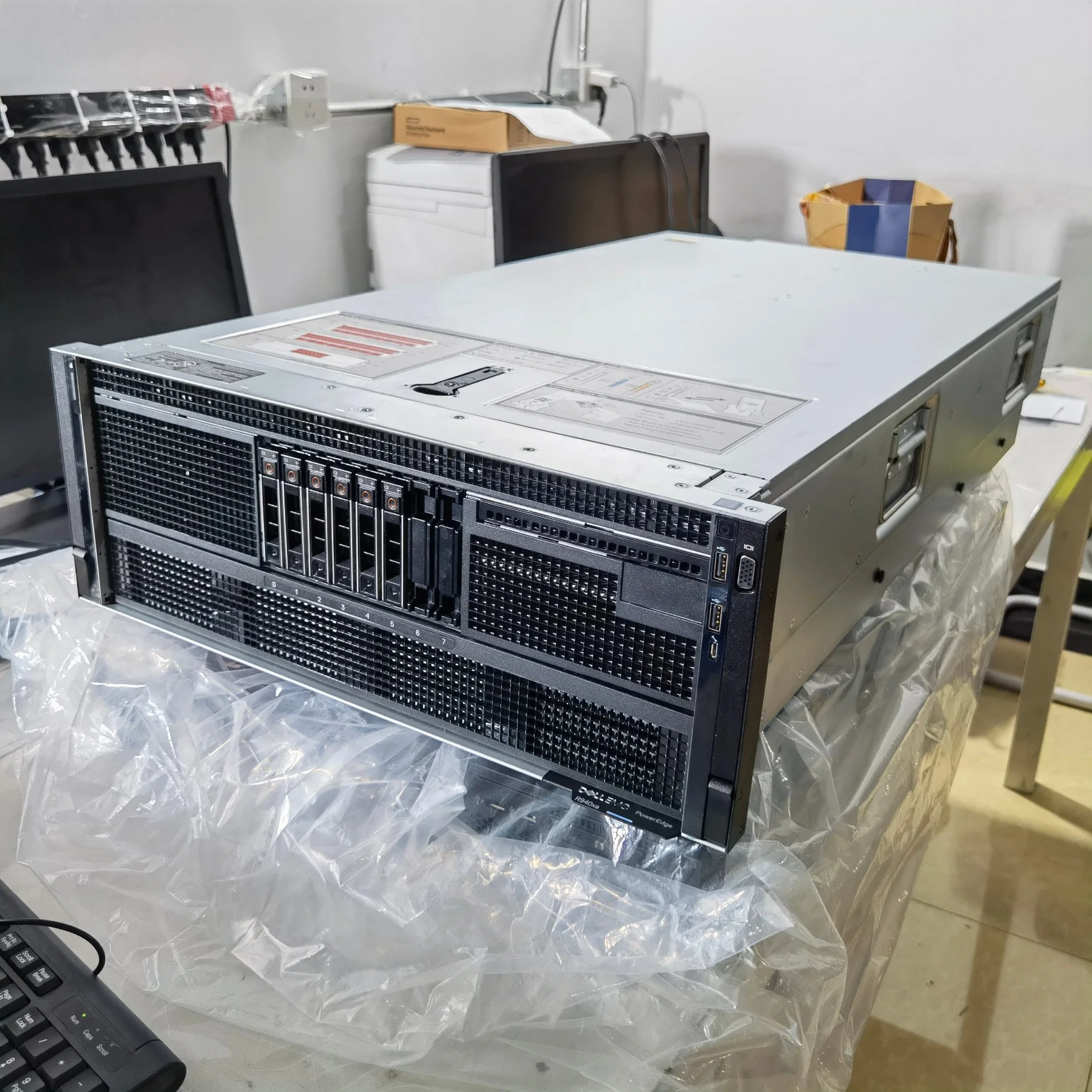 Hot Sale DELL Poweredge R940 /R940xa Server 2 X Intel Platinum 8280L/RAM 64GB/HDD 1.2tbx2/Perc H730p/2X1100W R940 Server