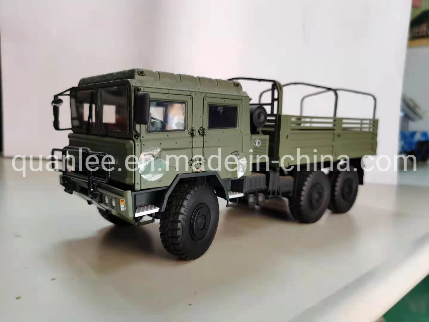 Modelo de carretilla buen precio de 1 24 El Diecast camión militar de Pantone de metal de la tecnología del cuerpo de los juguetes de PVC personalizadas OEM Logo Troquelado estilo