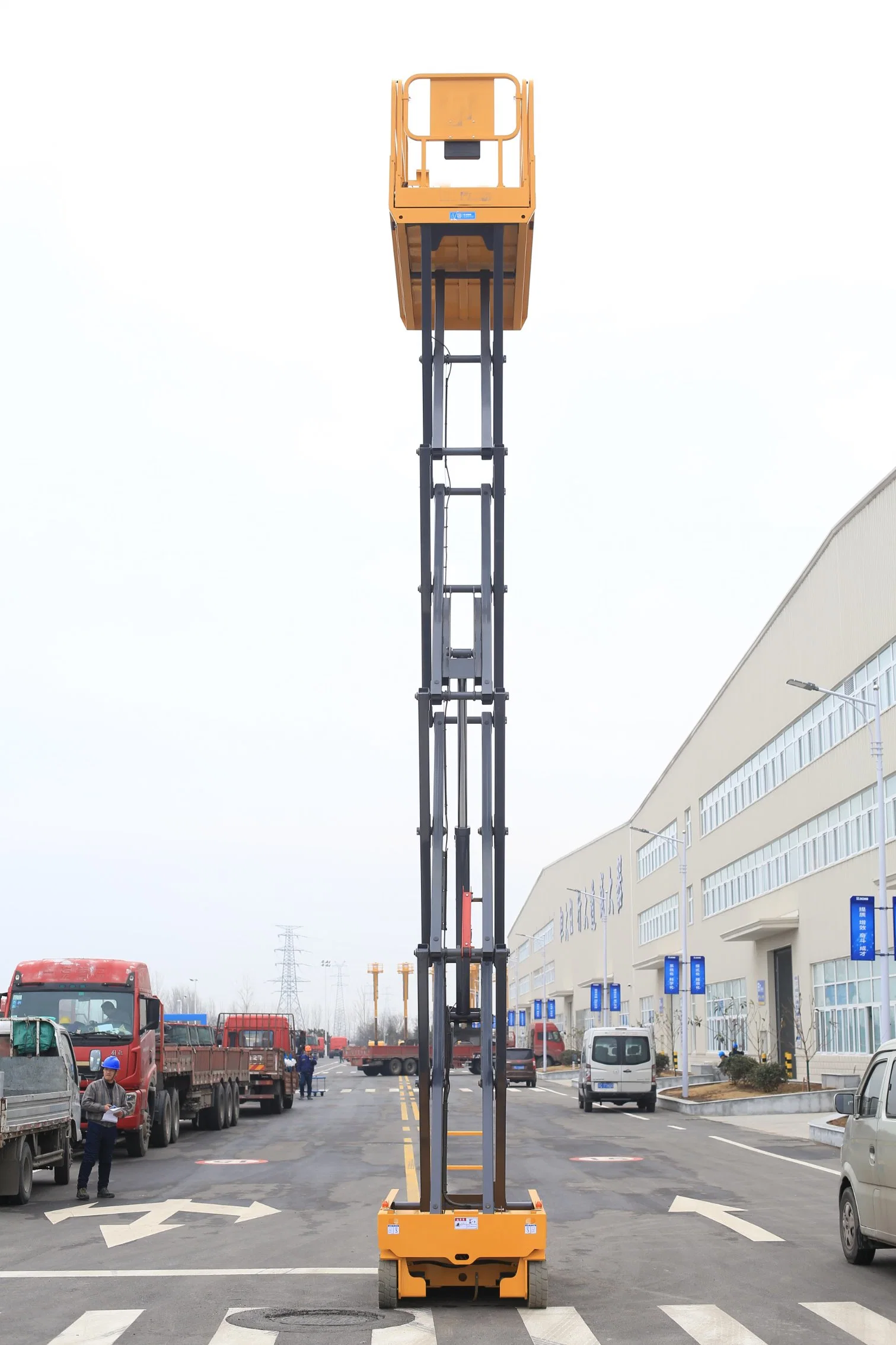 Mobile Portable Hydraulic Aerial Lifts/Sing Mast Aluminum Lift Platform Xg0807dcw Xg1012HD with 8m 10m Lifting Height