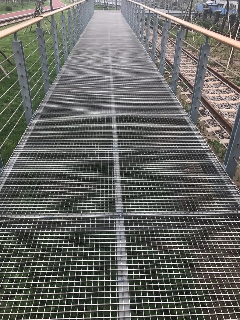 Puente de la rejilla de metal pesado de acero galvanizado de malla de rejilla 30*100mm de los fabricantes