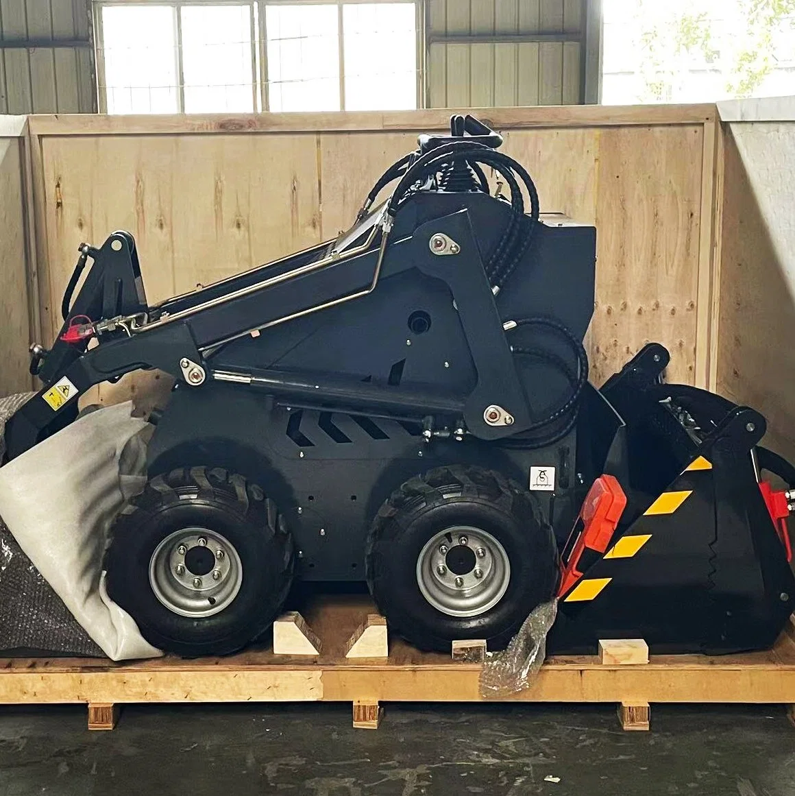 Factory 380 China Manufacturer Euro 5 CE EPA Small Mini Skid Steer Loader 500 Kg Mini Wheel Skid Loaders for Sale