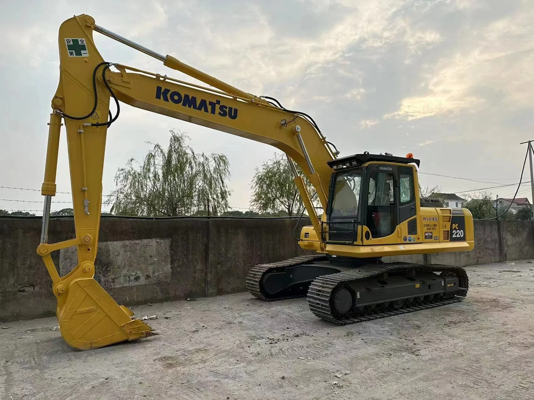 Используется ПК220-8 экскаваторов Komatsu PC220-8 для продажи в Шанхае Earth-Moving механизма хорошем состоянии низкое часов