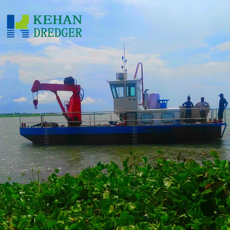 Multipurpose Work Ships Carry Fresh Water From The Sea