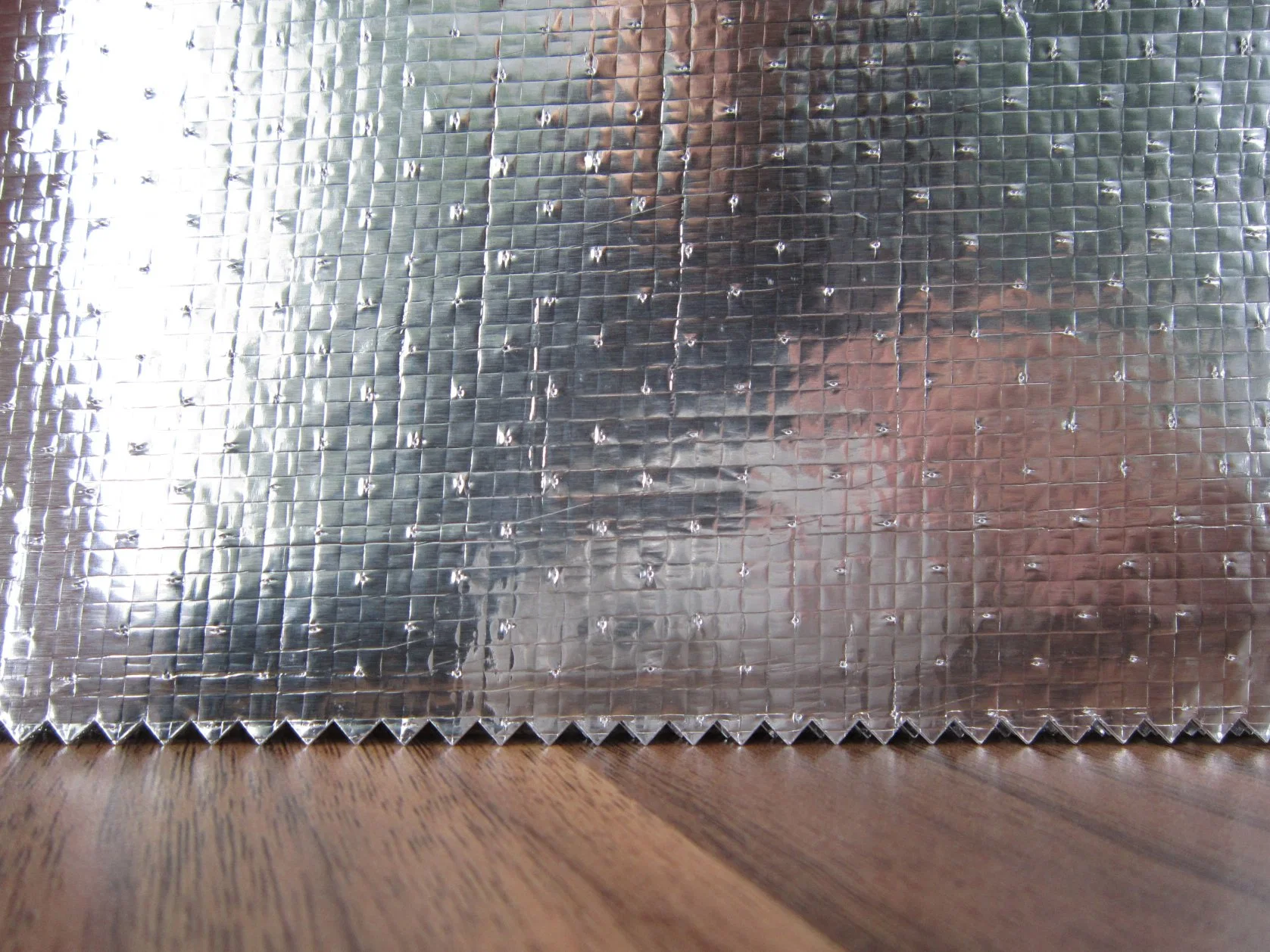 Metalized Pet Film Aluminium Foil Woven Fabric Insulation / Woven Fabric with Aluminum Foil Thermal Insulation Material