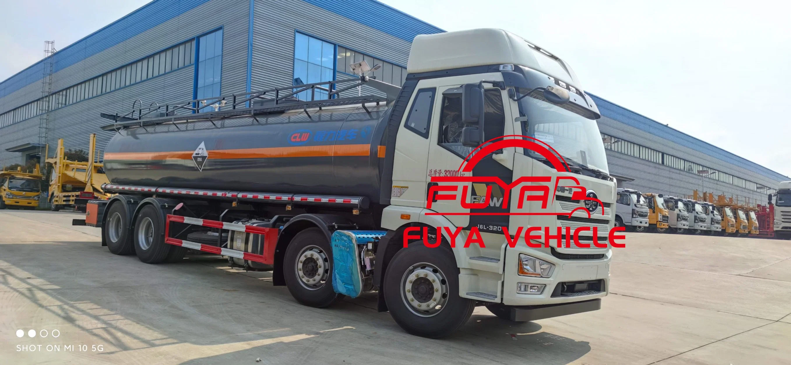 Manufacturer FAW 8X4 25cbm 30m3 Flush Fluid Tank Chemical Liquid Tanker Transportation Truck