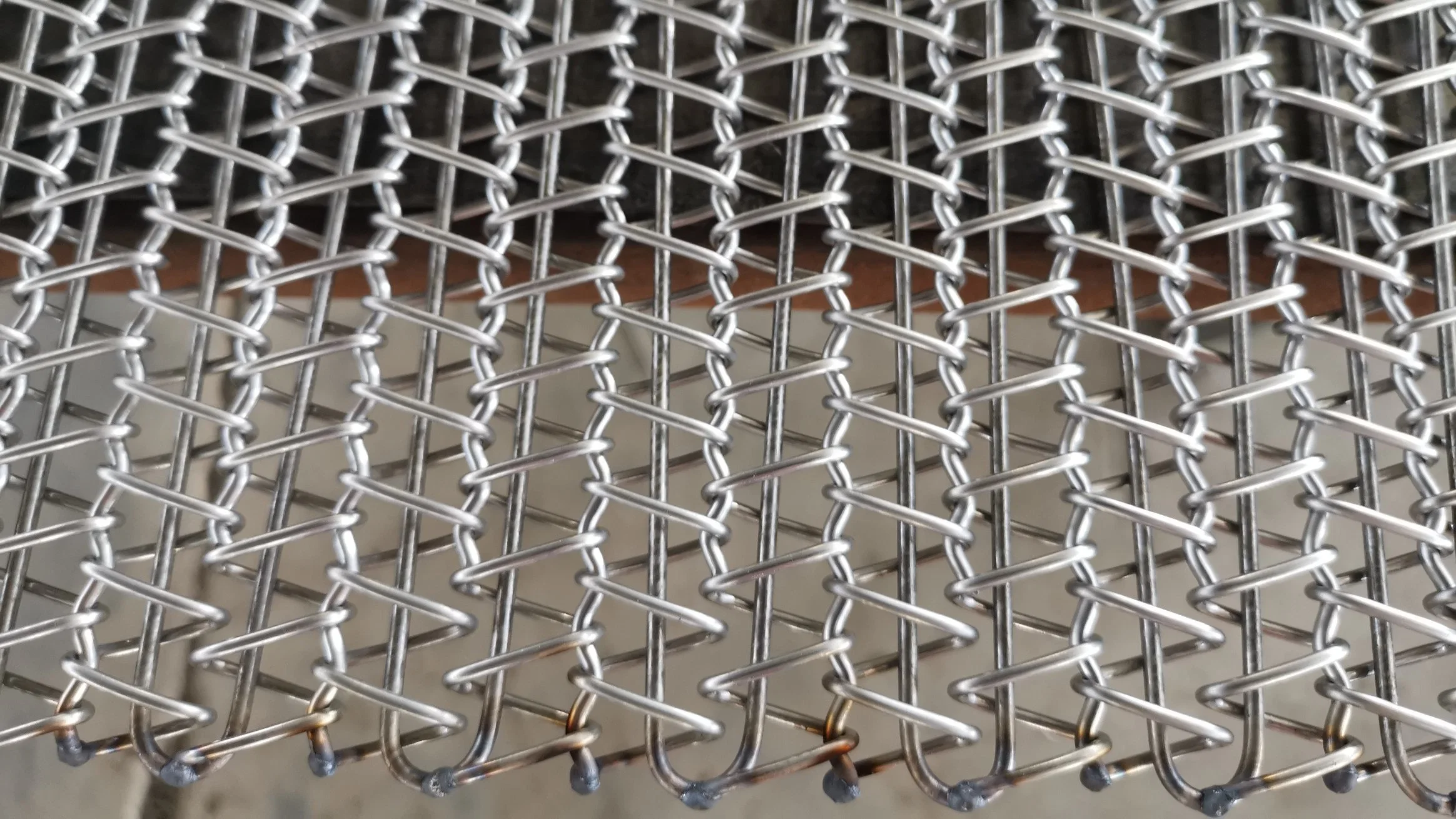 Balanced Stainless Steel Solar Cell Mesh Chain Manufacturers