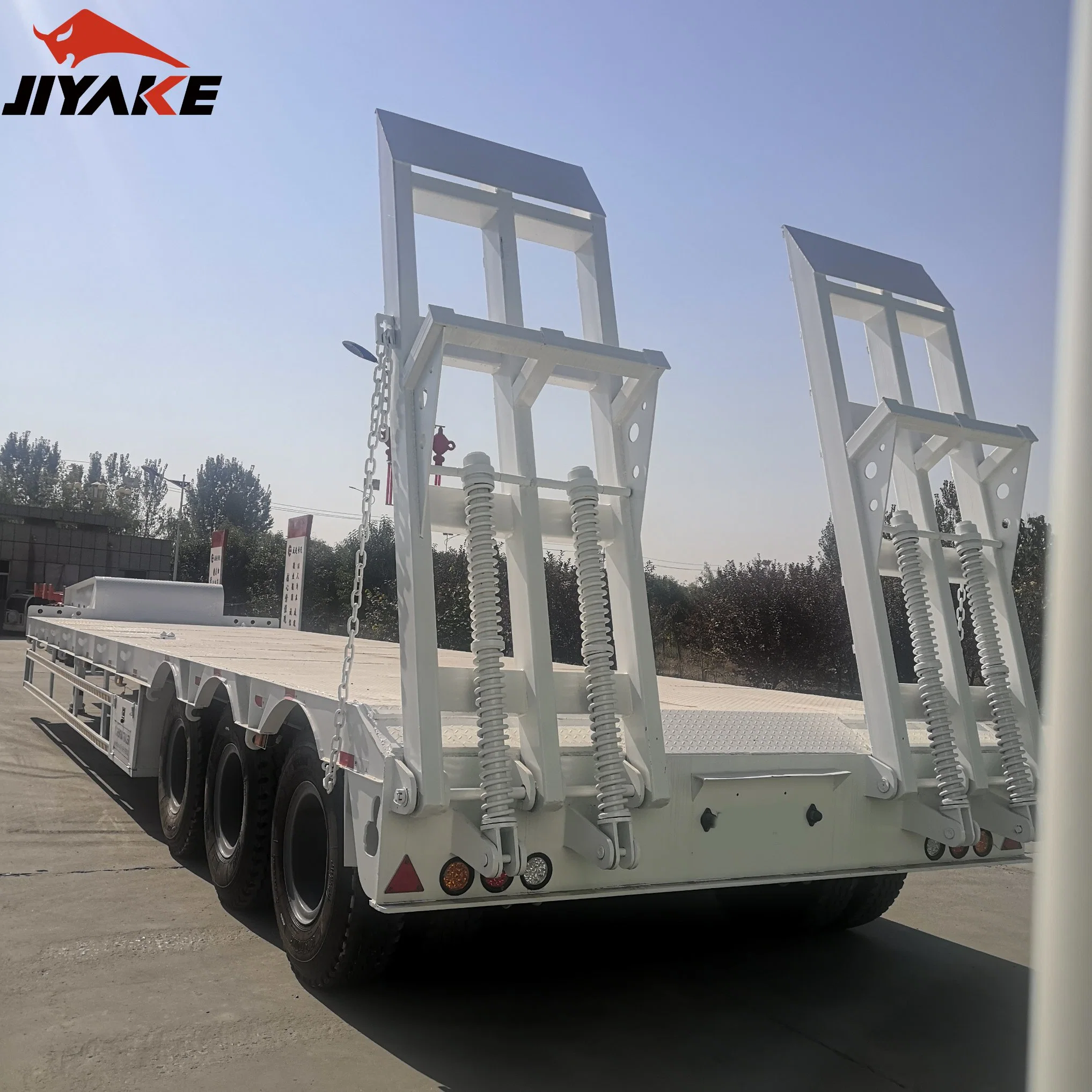 Plataforma de 3 ejes de 40 pies de largo cuello de cisne desmontable Lowbed remolque semi Trailer