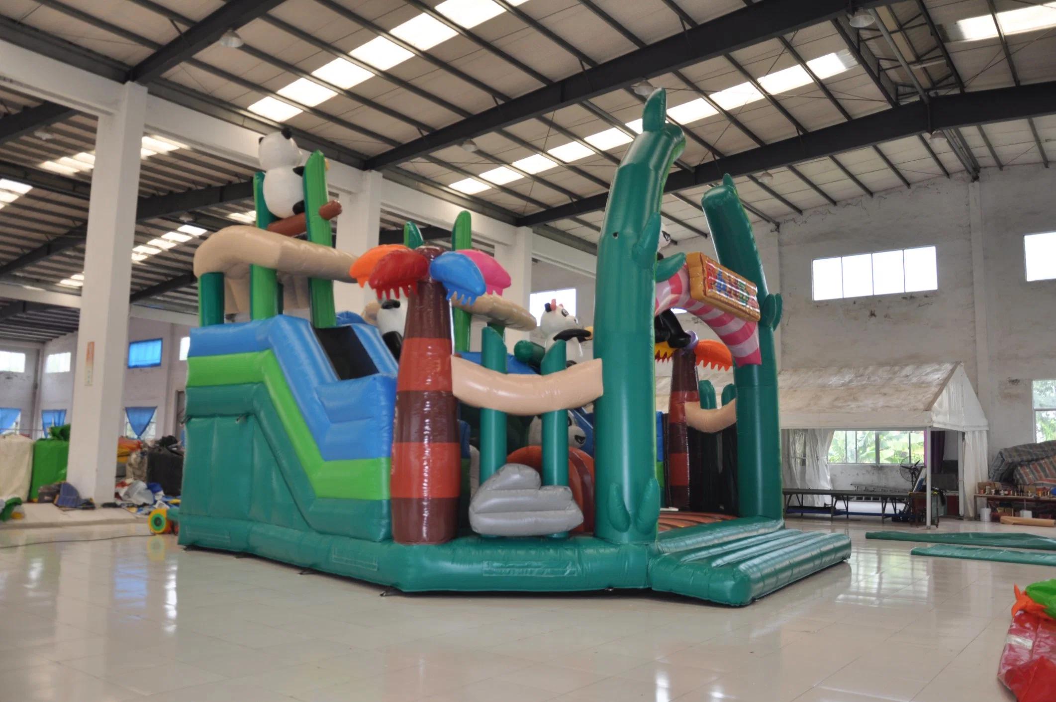 Парк развлечений Panda Fun City Inflatable Bouncer Slide Amusement Park (AQ01739-1)