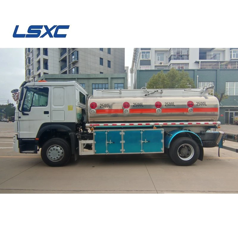 Factory Sale Sinotruk HOWO 4X2 Adr Euro2 Standard Diesel Truck 2500L Fuel Tank Truck