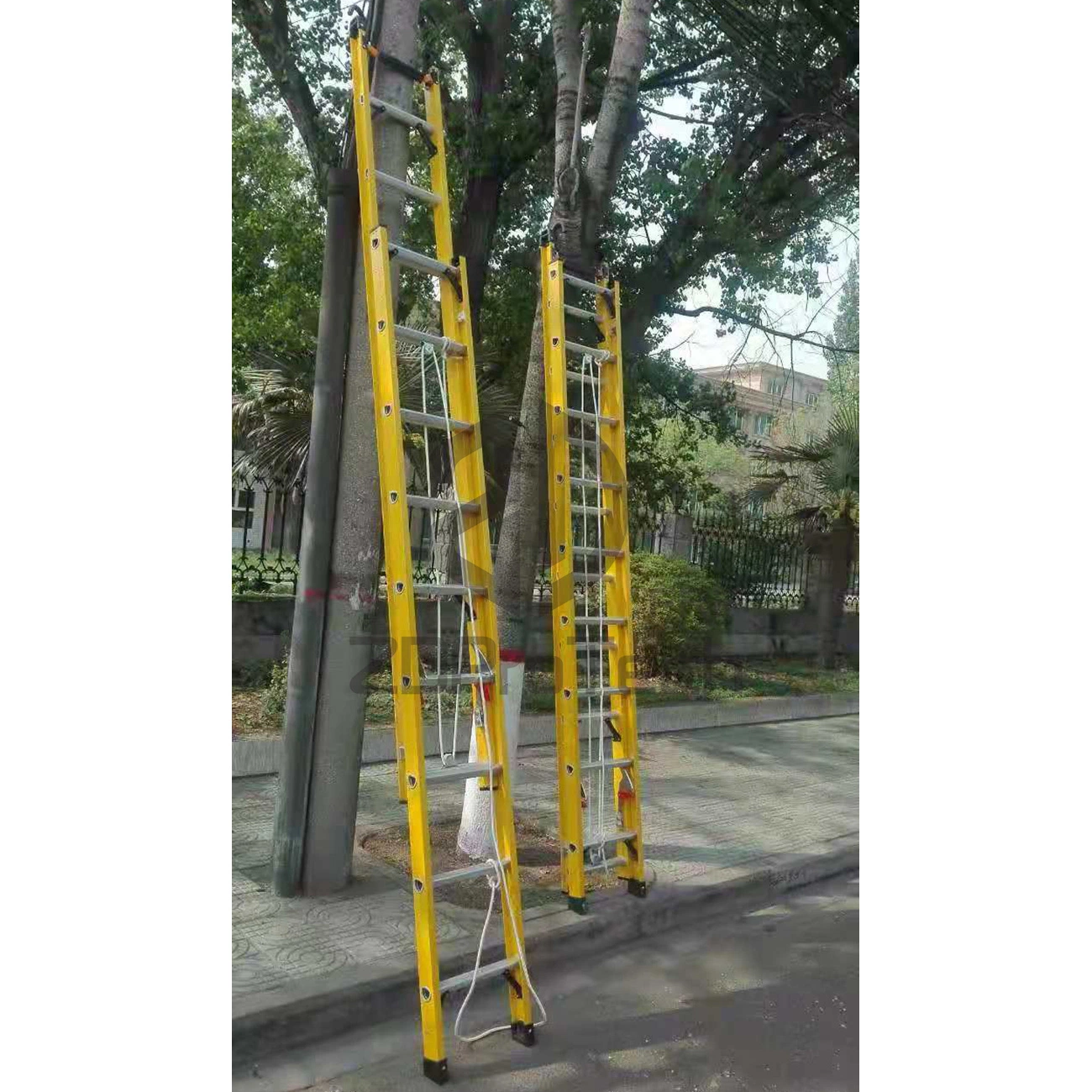 2023 Best Seller FRP Ladder Aluminum Step Fiberglass Extension Ladder 28FT Size