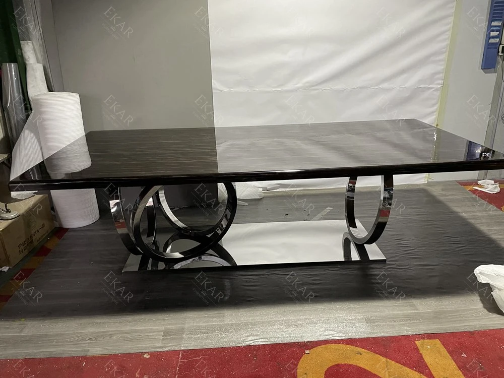 Mesa de comedor moderna de lujo de alta calidad para 8 personas.