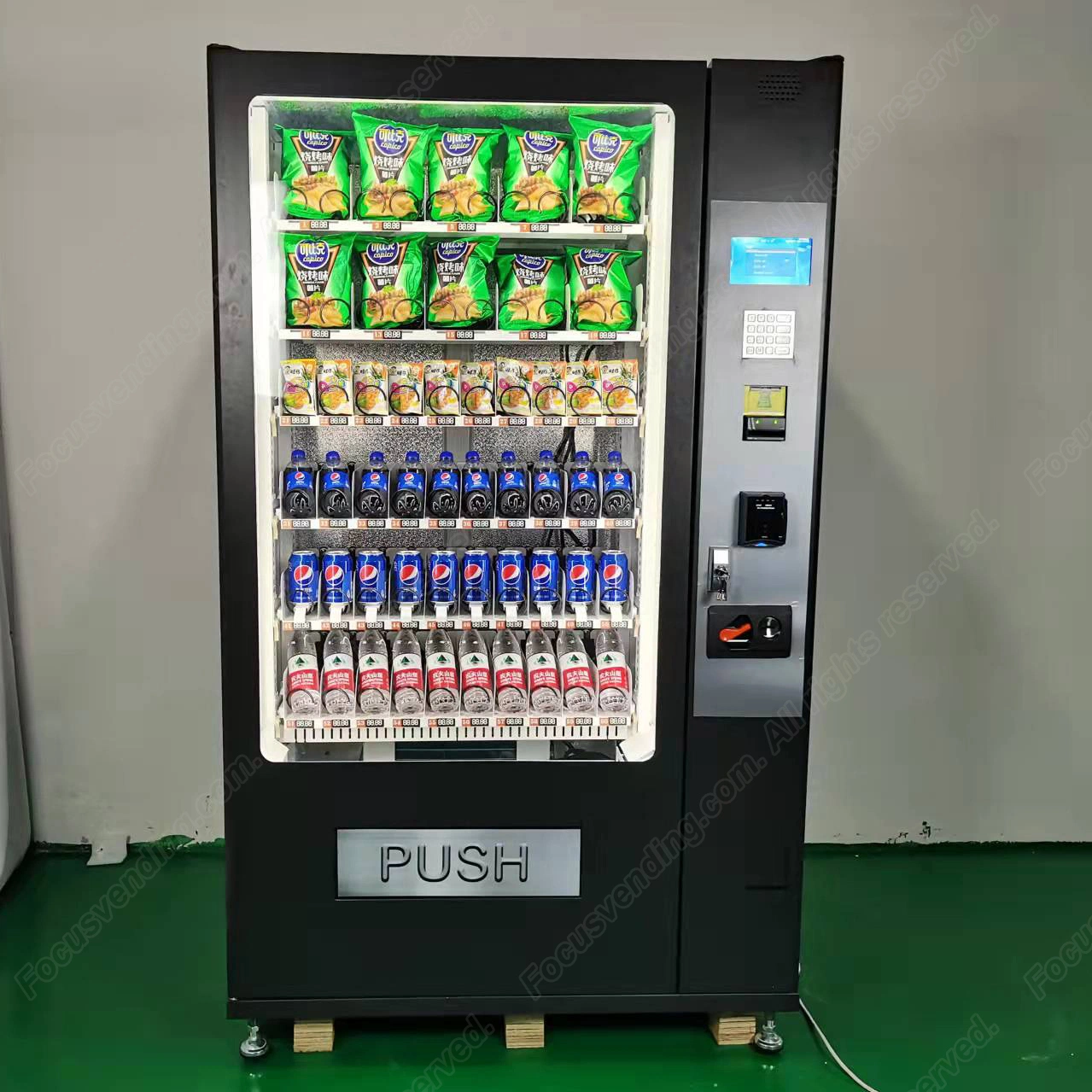 2023 meilleure vente coin-faire de la nourriture distributeur automatique vendre des boissons Et des en-cas avec système de refroidissement aux États-Unis