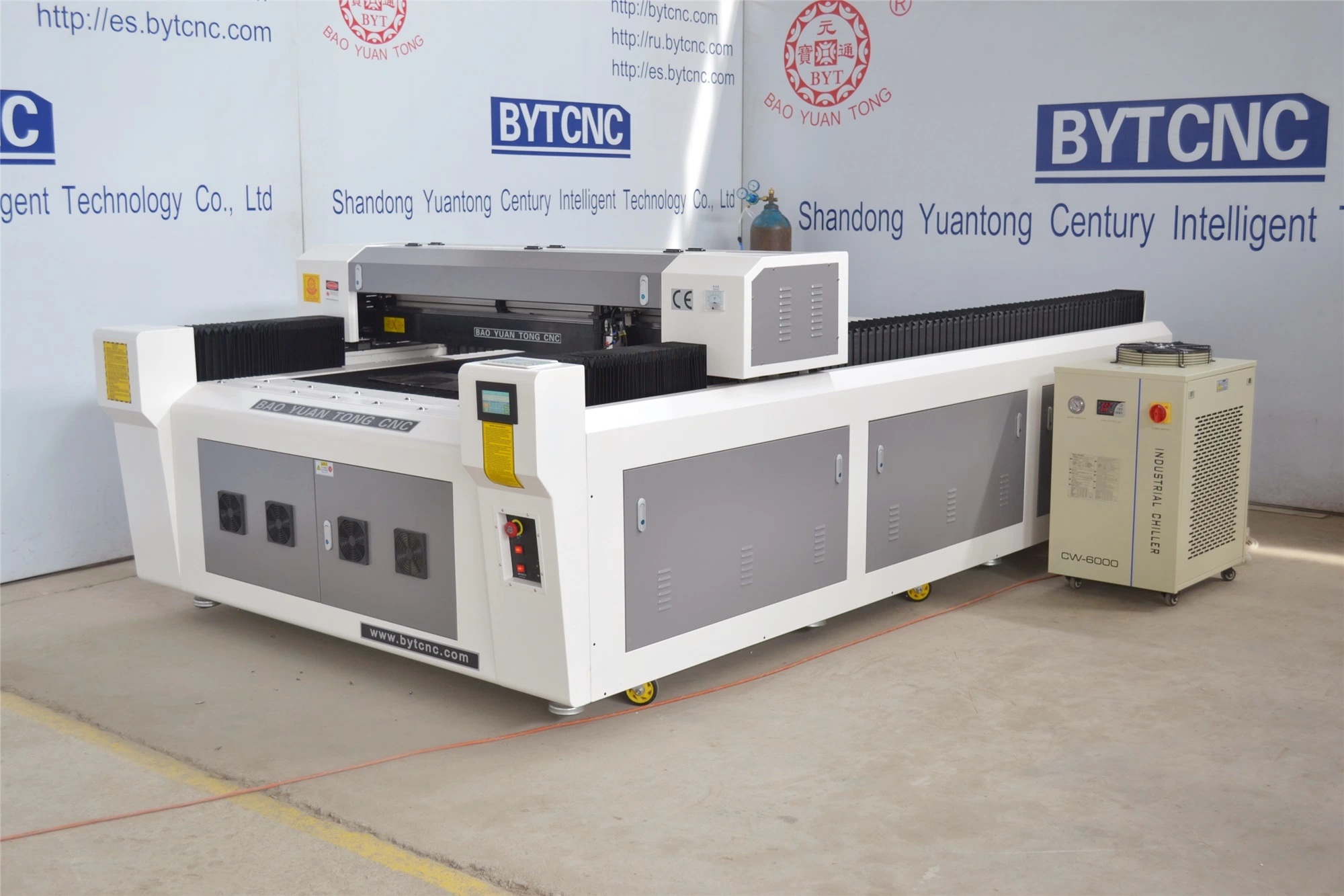 Byt Factory Supply Metal and Nonmetal Laser Cutting Machine for Acrylic Plywood Stainless Steel Cut