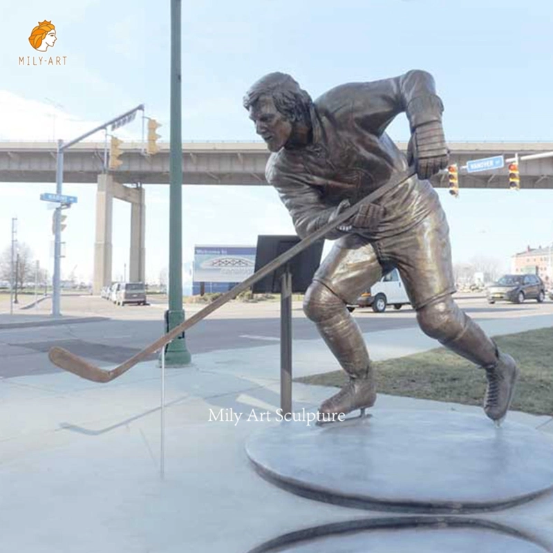 Metal Garden Sport Life Size Sculpture Bronze Ice Hockey Player Statue Craft