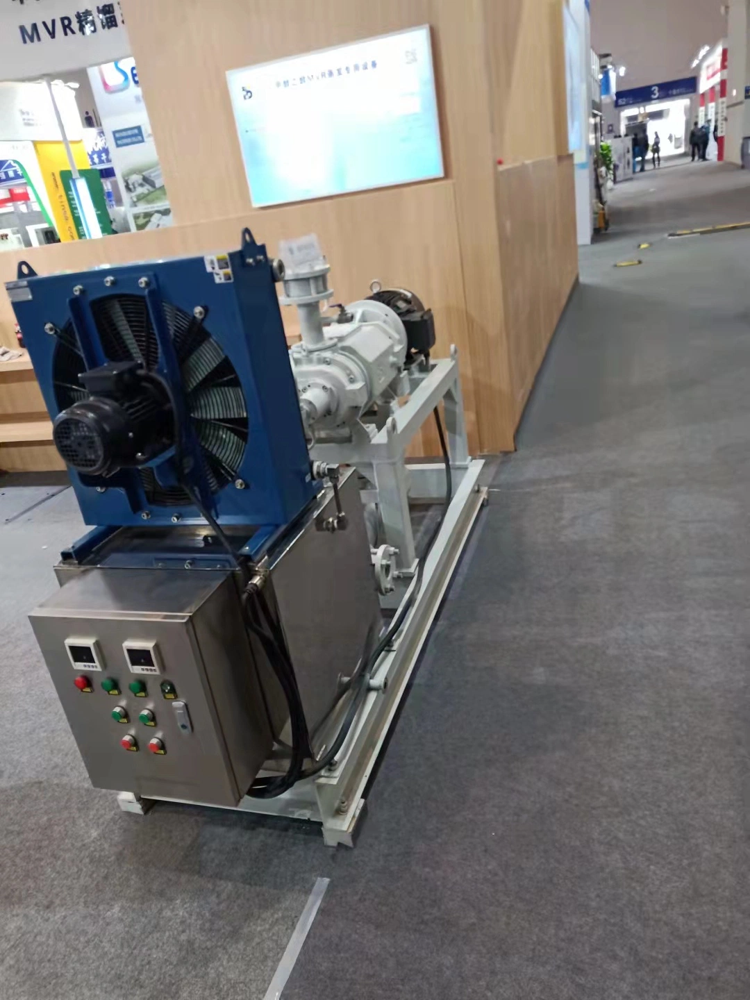 Water Cooled Dry Vacuum Pump for Laboratory, Oil and Gas Recovery and Other Applications