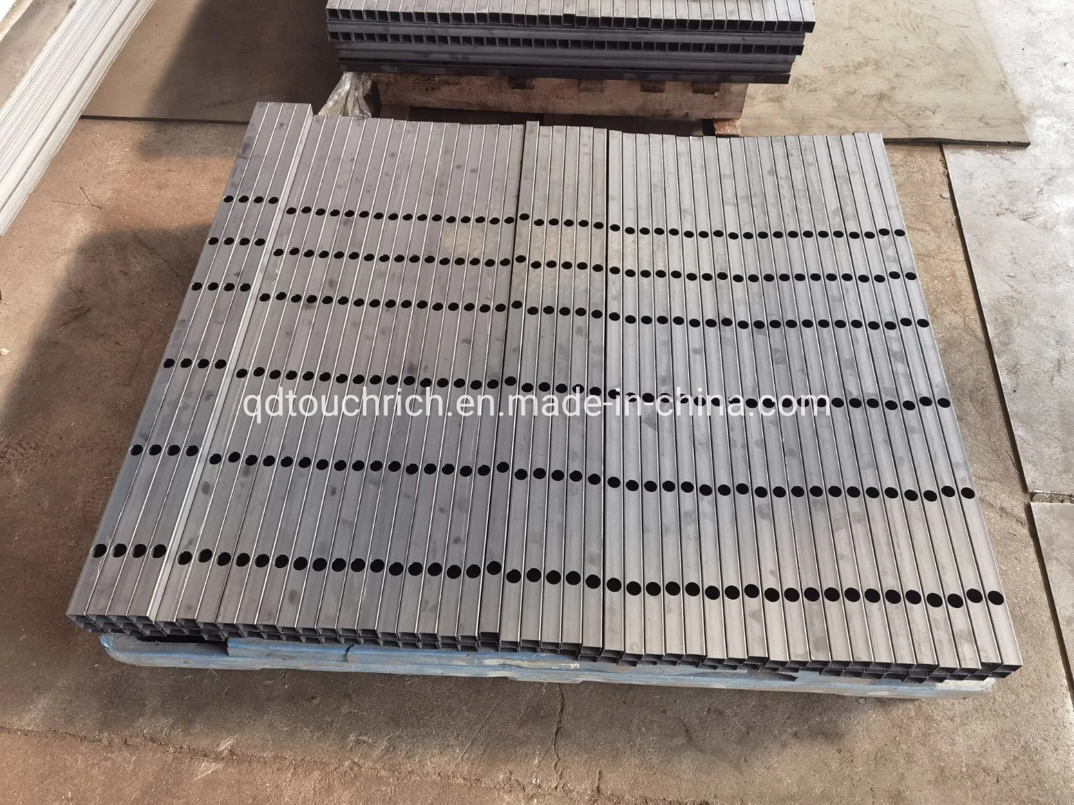 OEM Factory Customize Metal Fabrication Laser Cutting Service Rhs Steel Tubes