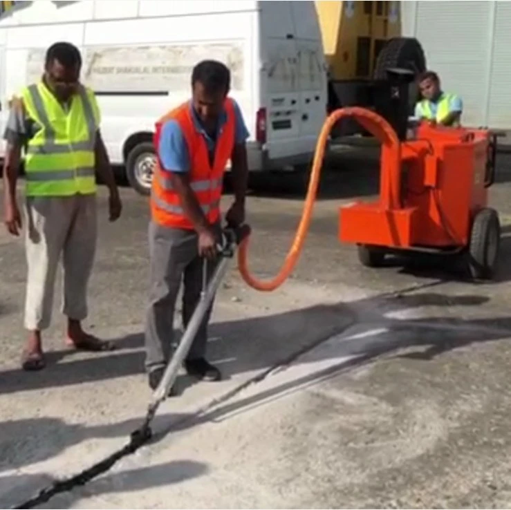 Road Maintenance Filler Asphalt Sealing Equipment for Sale