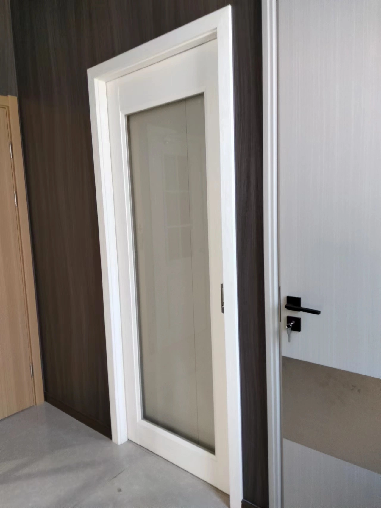 Water Absorption Expansion Rate 0.3% WPC Wood-Grain Door, Suitable for Many Places