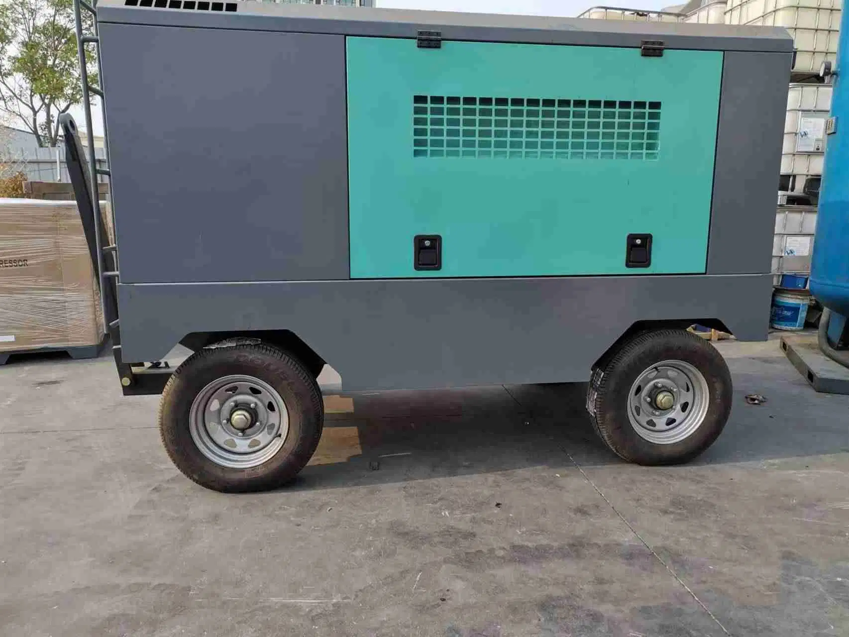 China Supplier of Mining Diesel Engine Driven Portable Movable Screw Air Compressor for Construction Industry 160-1800 Cfm Supc Series