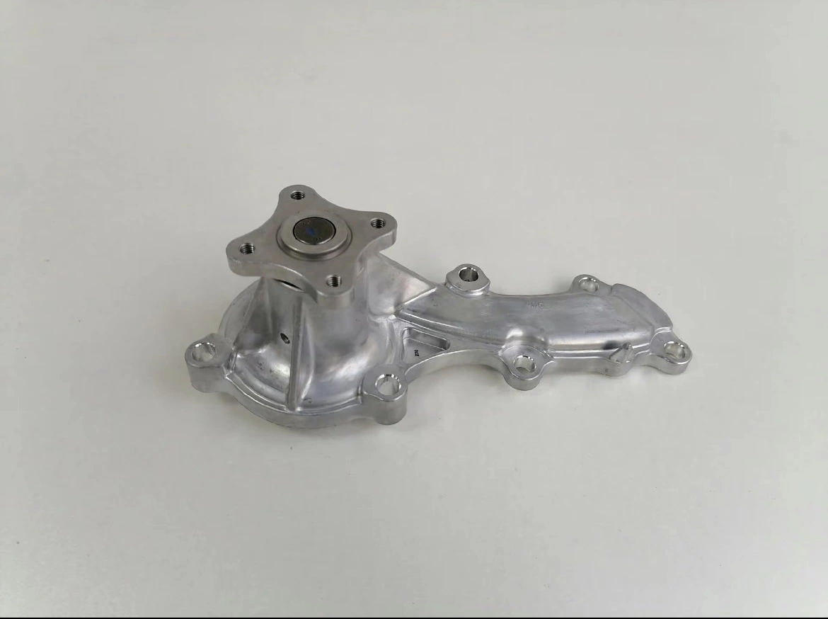 Suitable for Nissan Water Pump 21010-4m525, 21010-4m526, 21010-5m000