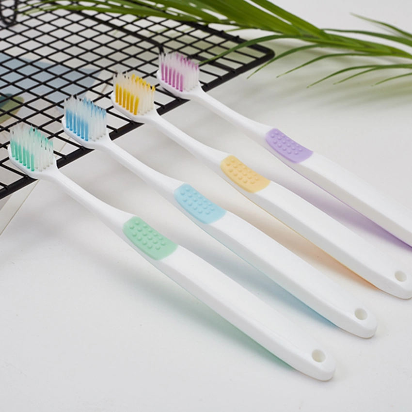 Custom 2 Packs ultra haute densité de poils doux adultes brosse à dents en plastique coloré pour le voyage