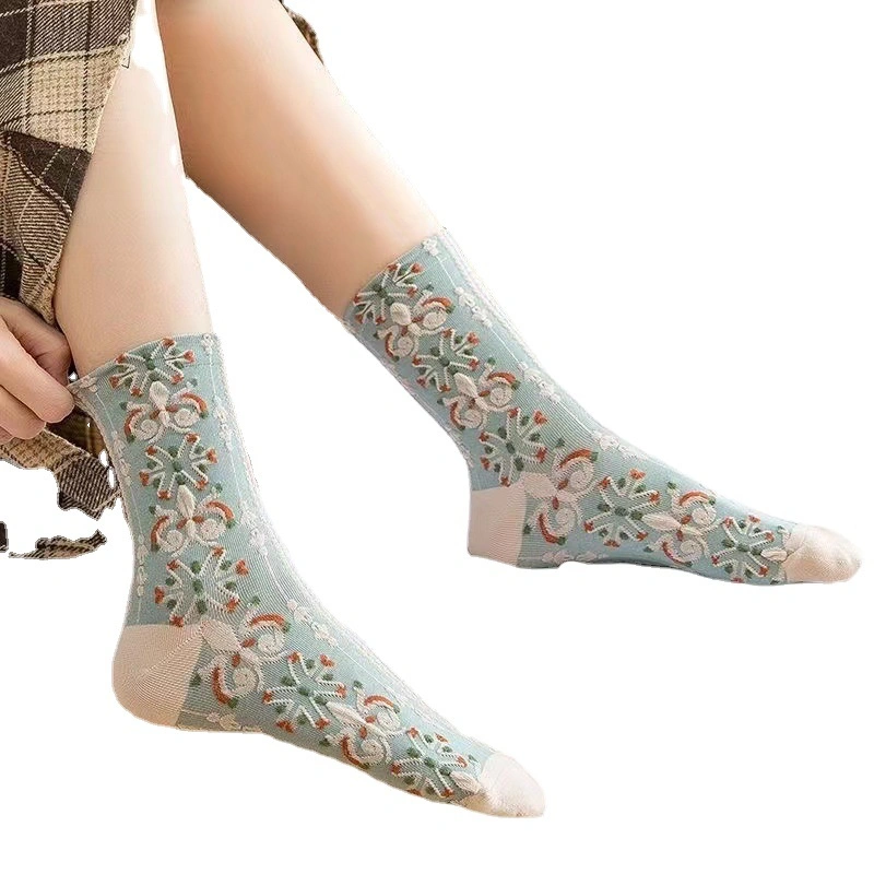 3D Emboss Design Fashion Classic High quality/High cost performance Beautiful Soft Women Custom Knitting Breathable Beautiful Girl Crew Sock