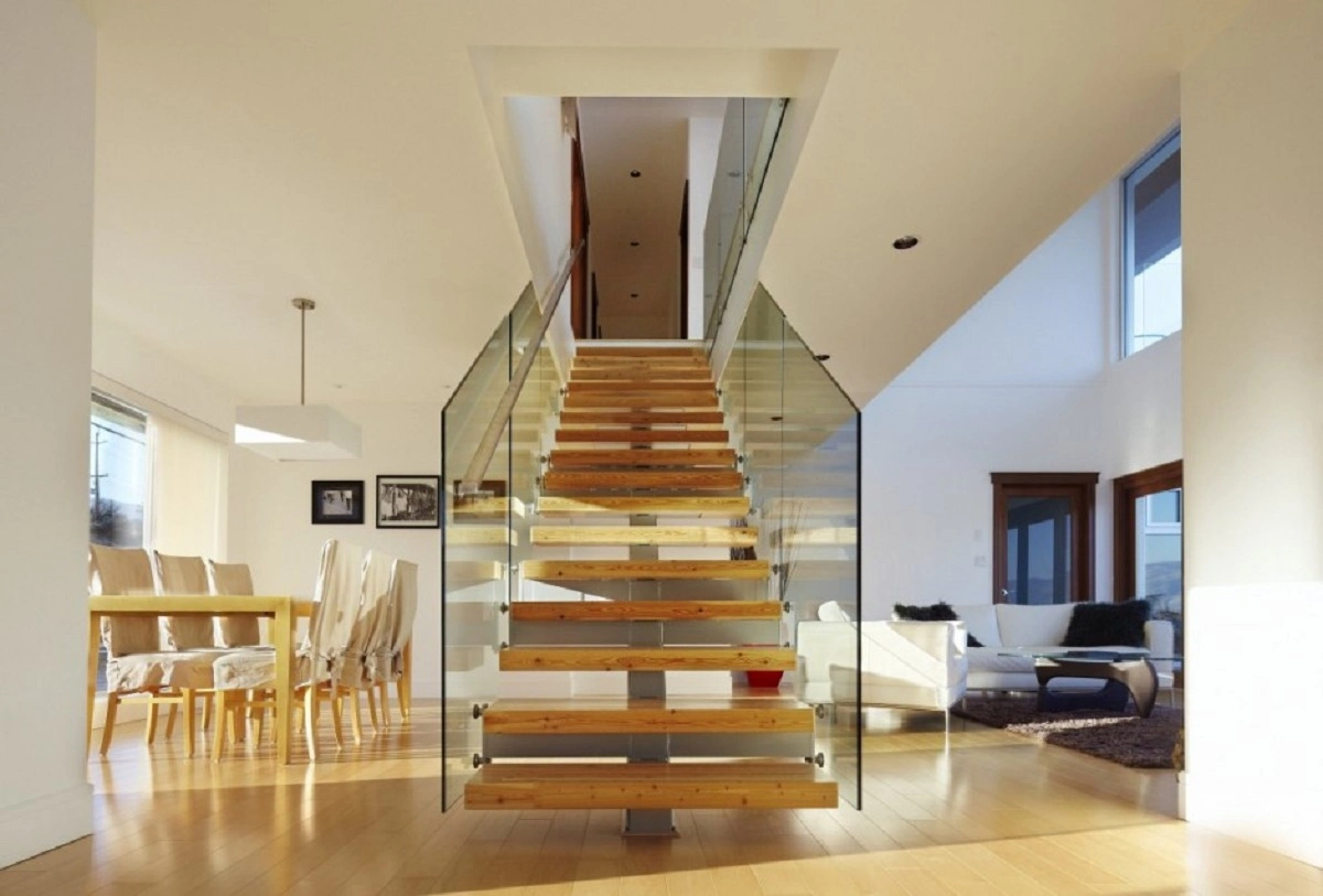 Hot Sale 304/316 Stainless Steel Keel Staircase with Solid Wood Steps