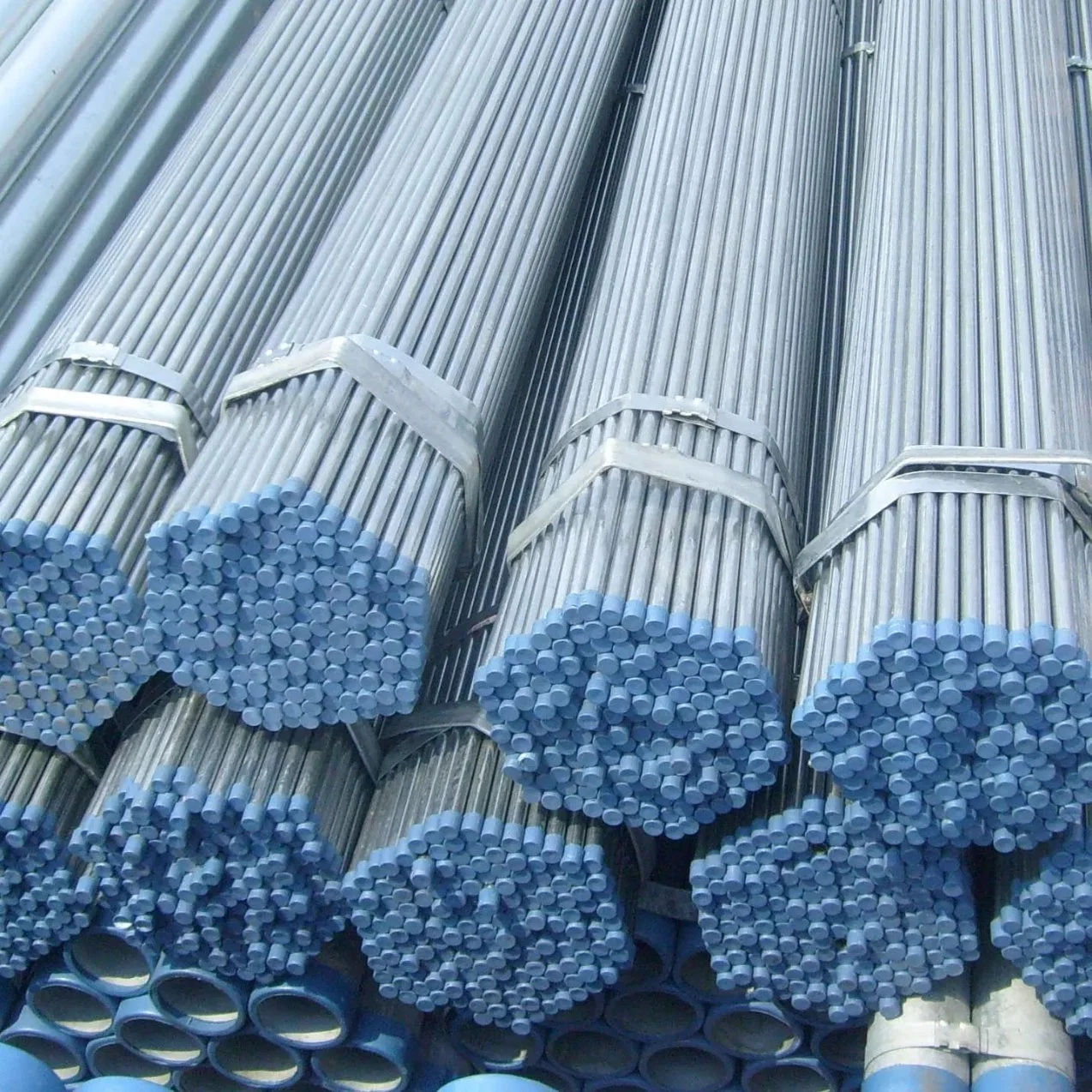 Factory Price Q195/Q235/Q345 Hot Dipped High Zinc Coating Carbon Round Alloy Pre Galvanized Round/Square/Rectangular Seamless/ERW Steel Pipe Galva Gi Tube