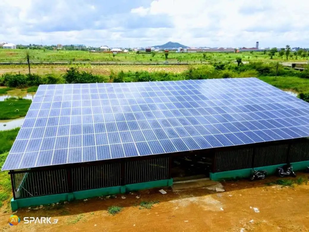 Sistema de Energia Solar de 3 Fases/Trifásico para Uso Industrial 30kw, 50kw Uso Agrícola