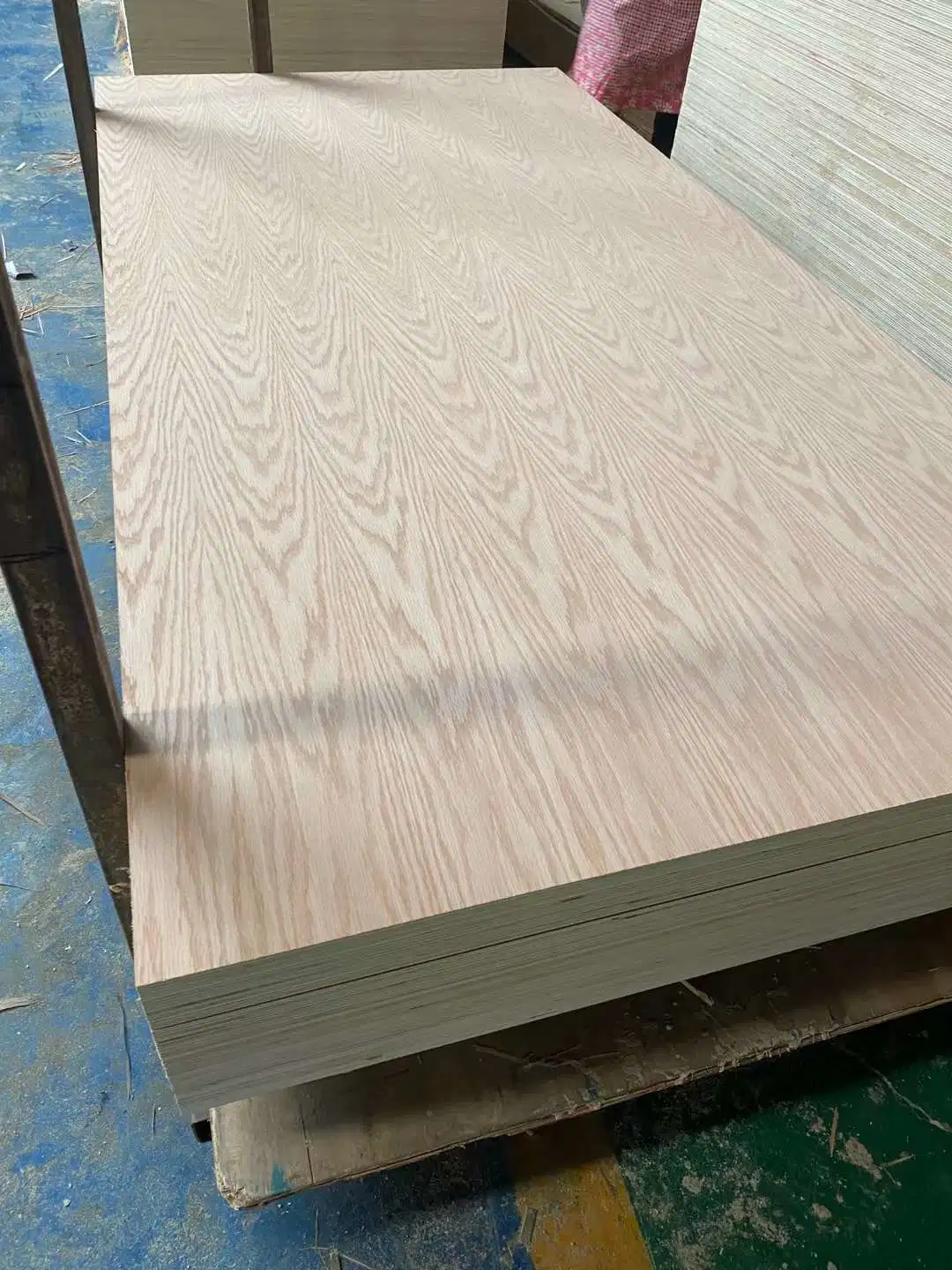 Möbel Grade Red Oak Natural Veneer konfrontiert Phantasie Sperrholz zu Mexiko-Markt