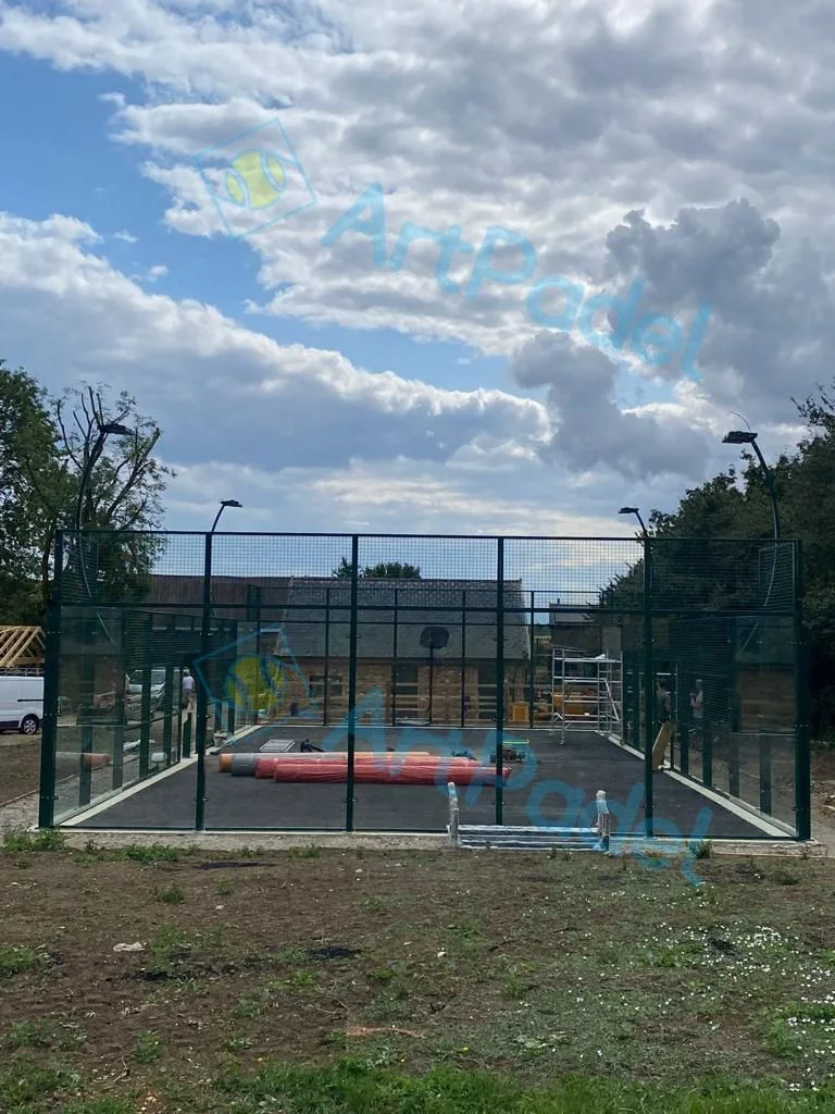 Protetor de matérias-primas com certificado CE Padel Court de 10 mm, 12 mm, temperado Preços de vidro padel Tennis Court vidro custo com Sunken buraco