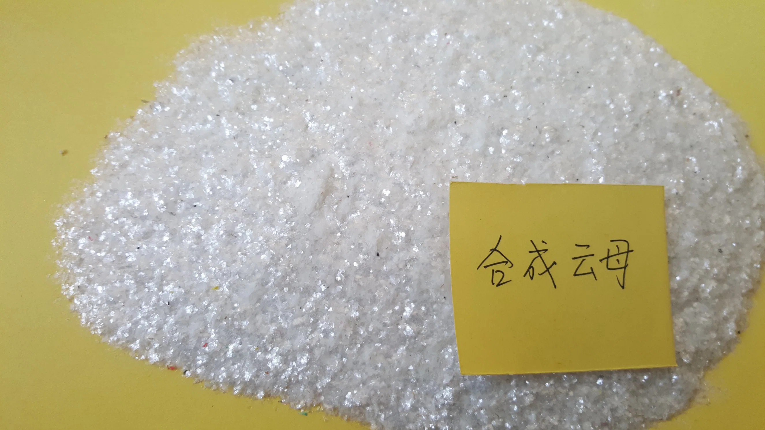 High Quality Mica Flakes with Good Insulation Used in Electric Industry