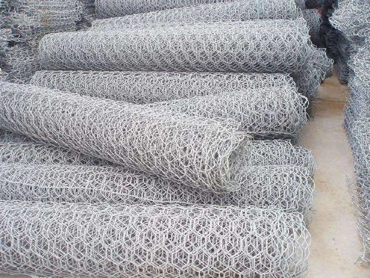 PVC Coated Iron Wire Chicken Net Cheap Hexagonal Mesh Fence Roll