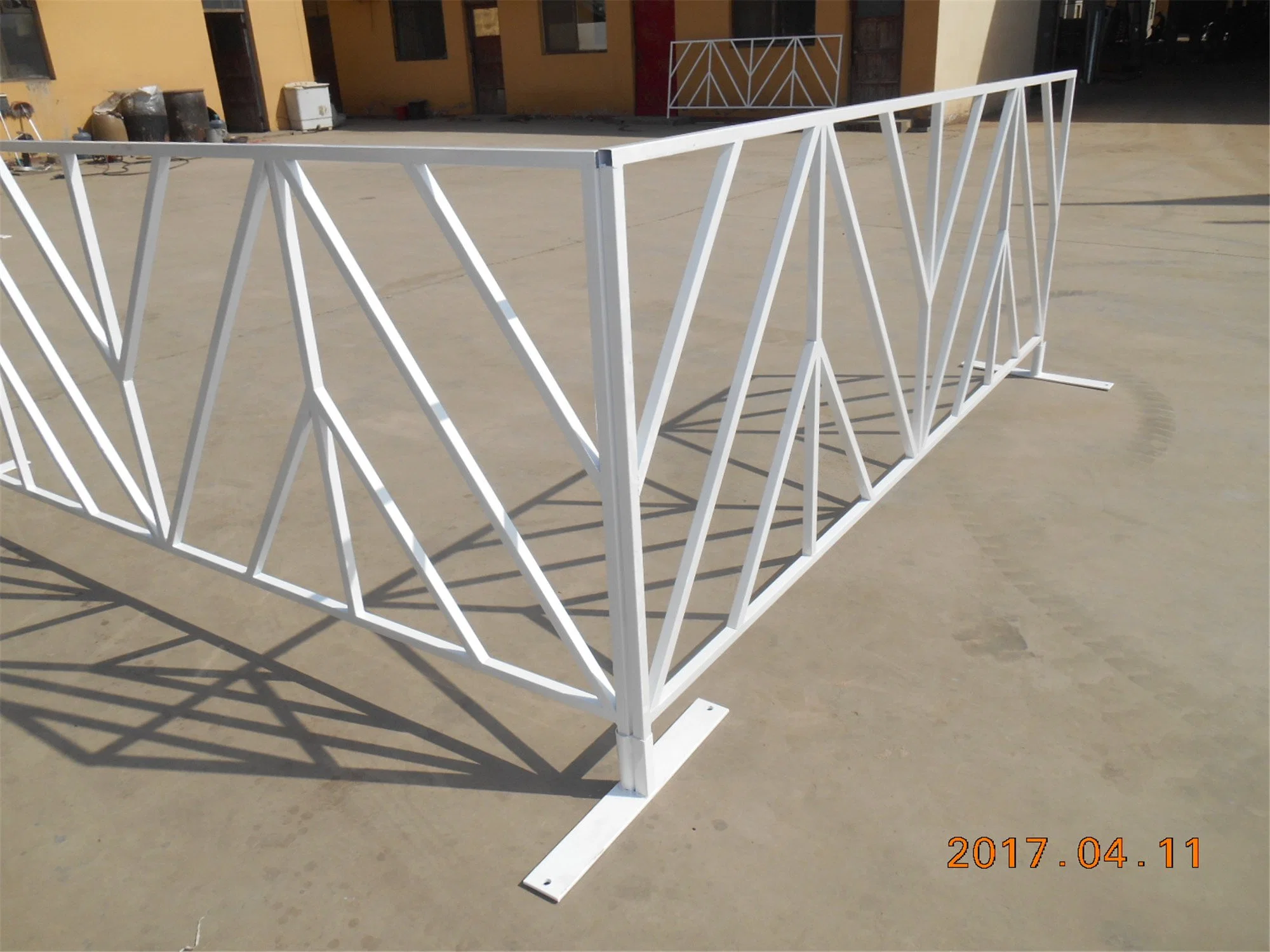 China Used Guardrail Traffic Safety Temporary Pedestrian Barricades for Sale