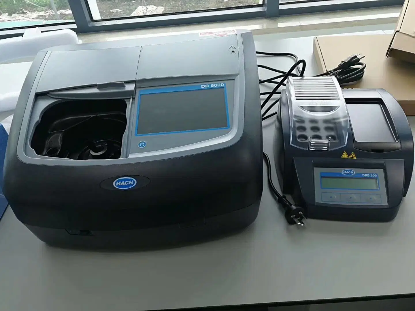 Hach DR6000 de doble haz espectrofotómetro UV VIS