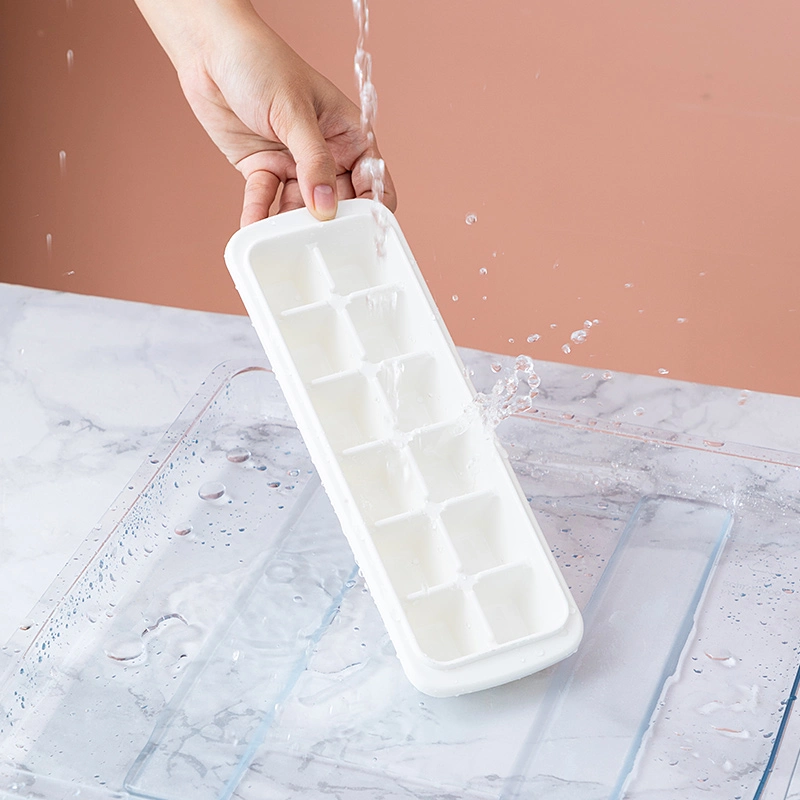 Drôle d'un réfrigérateur de la grille de cellules de glace Boîte avec couvercle prix bon marché Mini Cubes de glace de qualité alimentaire Couvercle du bac de glace avec couvercle