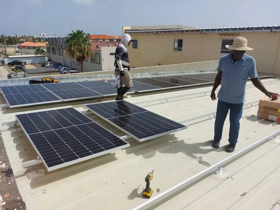 أحدث تصميم اللوحة الشمسية Trina Solar Panel 55550W 540W Trina Solar Roof Panel Trina الرأس نصف الخلية 110 خلايا لوحة Silicon Solar