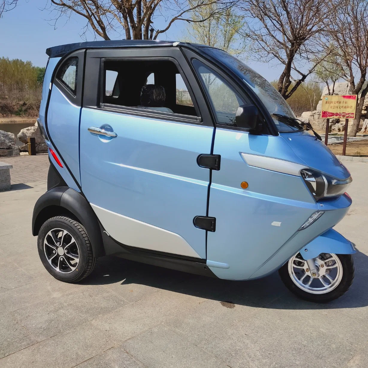 3 Wheeler MID Steering Electric Tricycle Mini Vehicle