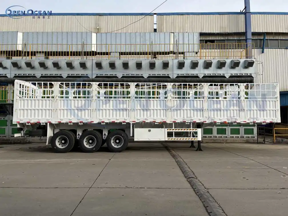 Tri-Achsen Vieh Tier Pferd Anhänger Transport Stake Zaun Semi Trailer Für Transport Rinder Schafe Pferd schweren LKW verwenden Sidewall Semi Anhänger