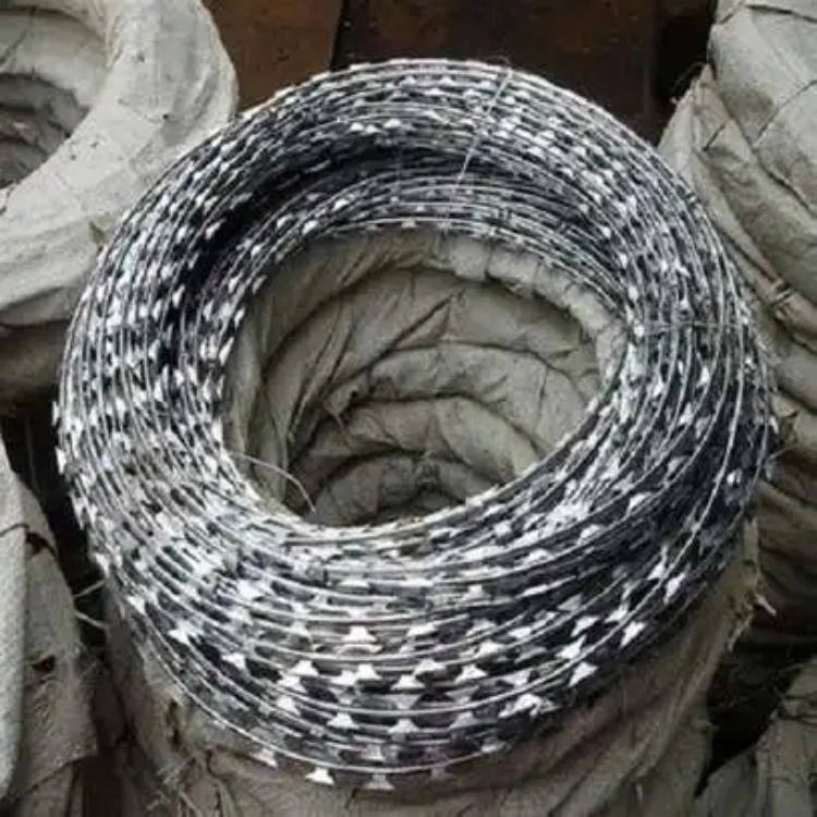 Alambre de barbía de alta calidad Precio bajo Mayoristas helicoidal galvanizado Navaja de alambre de alambre de barbed