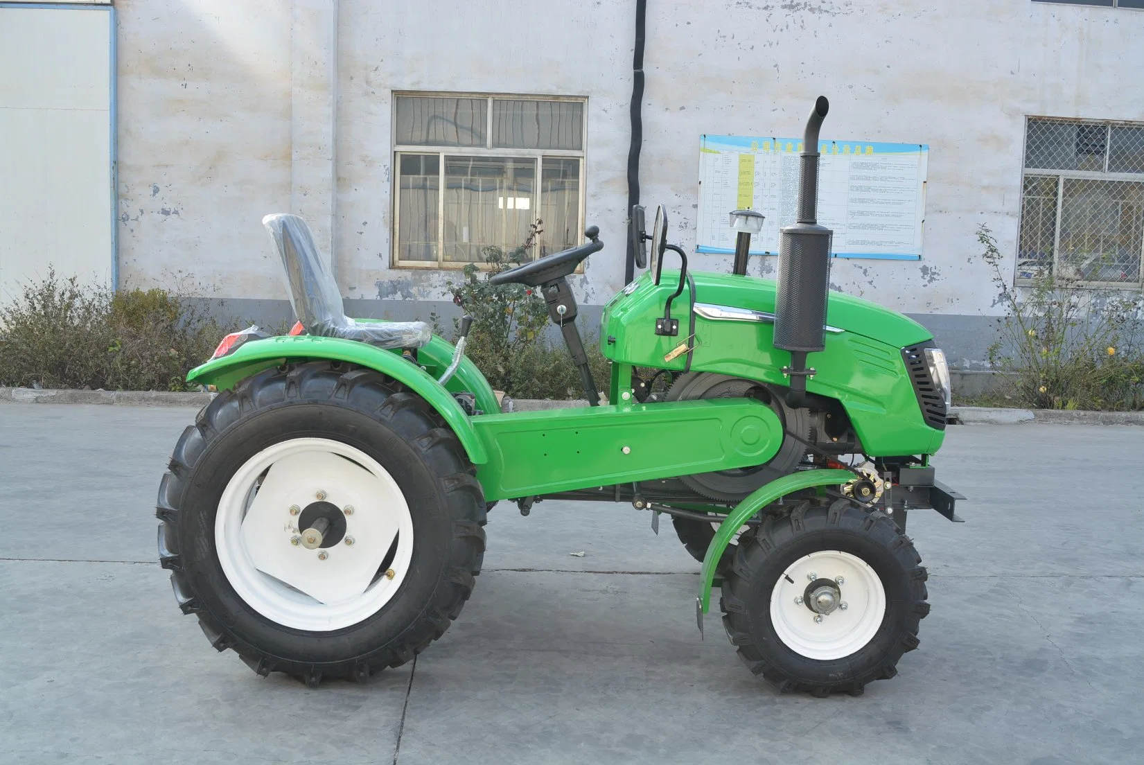 Mini tractor de cuatro ruedas pequeño Granja Orchard Paddy Lawn Garden Tractor China tractor de maquinaria agrícola