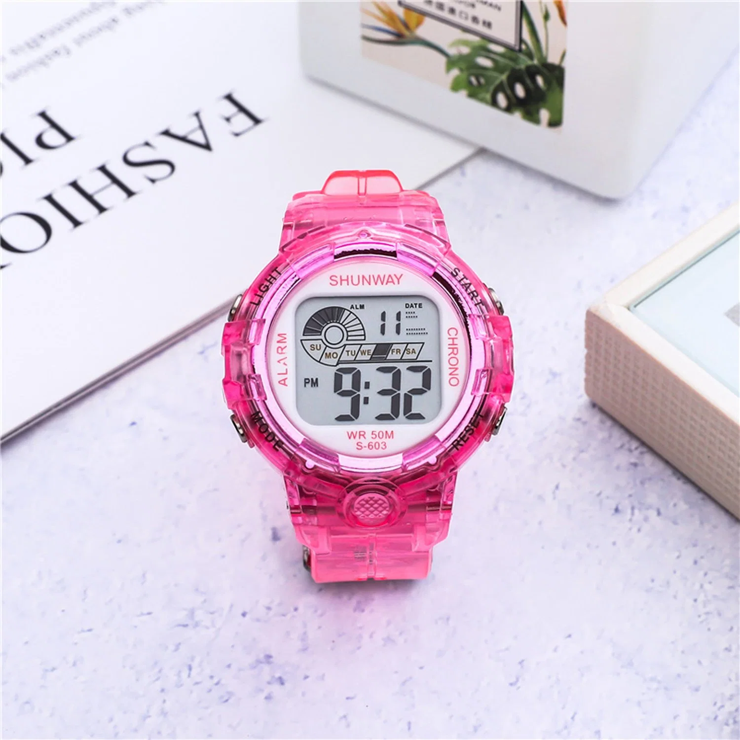 Children's Round LED Plastic Digital Wrist Watches New Model Ladies Custom Digital Waterproof Sports Watch for Girl and Kids Digital Watch