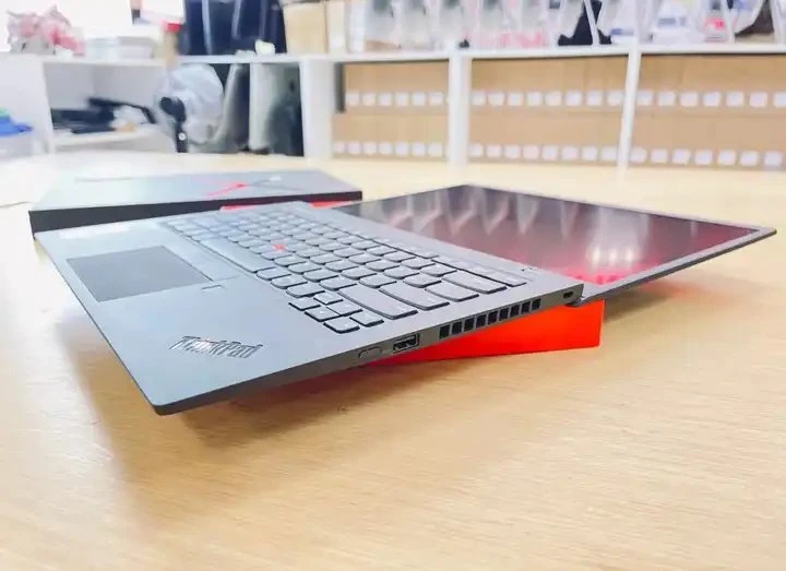 Оригинальные ноутбуки для ThinkPad X1 Carbon Core I7 8-го поколения Ноутбуки второй руки использовали ноутбук Портативный компьютер для бизнеса