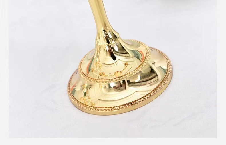 Zinc Alloy Electroplating European Style Elegant Metal Crystal Glass Candlestick