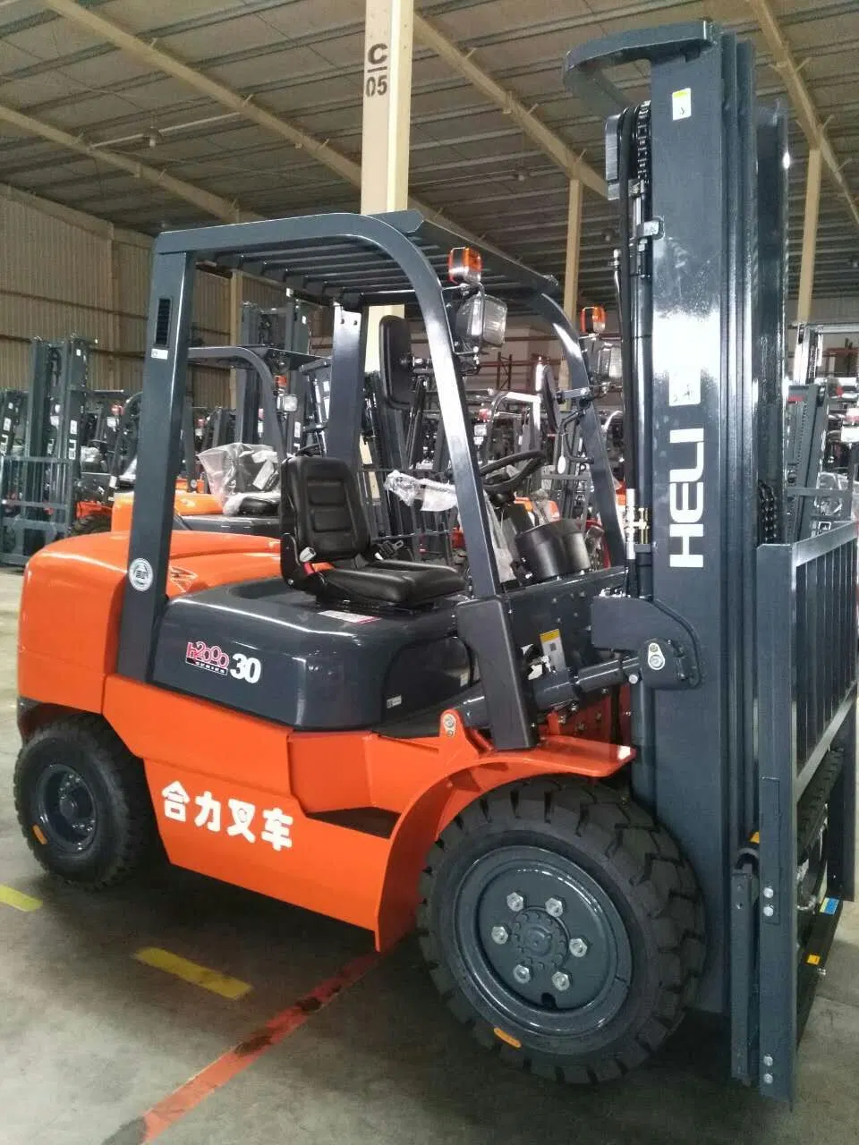 2.5ton Mini Diesel Forklift with Solid Tire CE Certificate