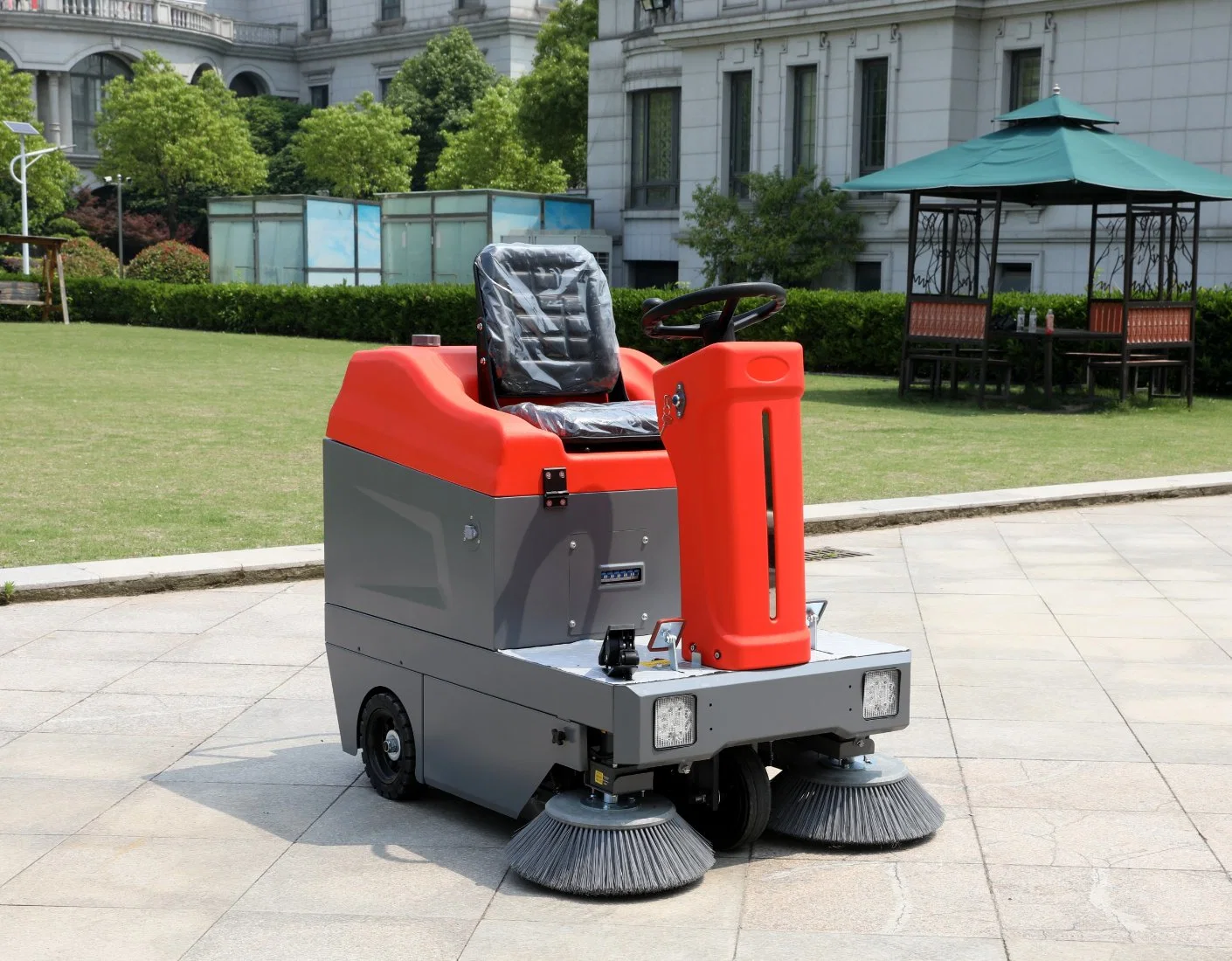 Электрическая аккумуляторная батарея Ride On Road Vacuum Sweeper Street Cleaning Floor Машина для подметально-уборочной машины