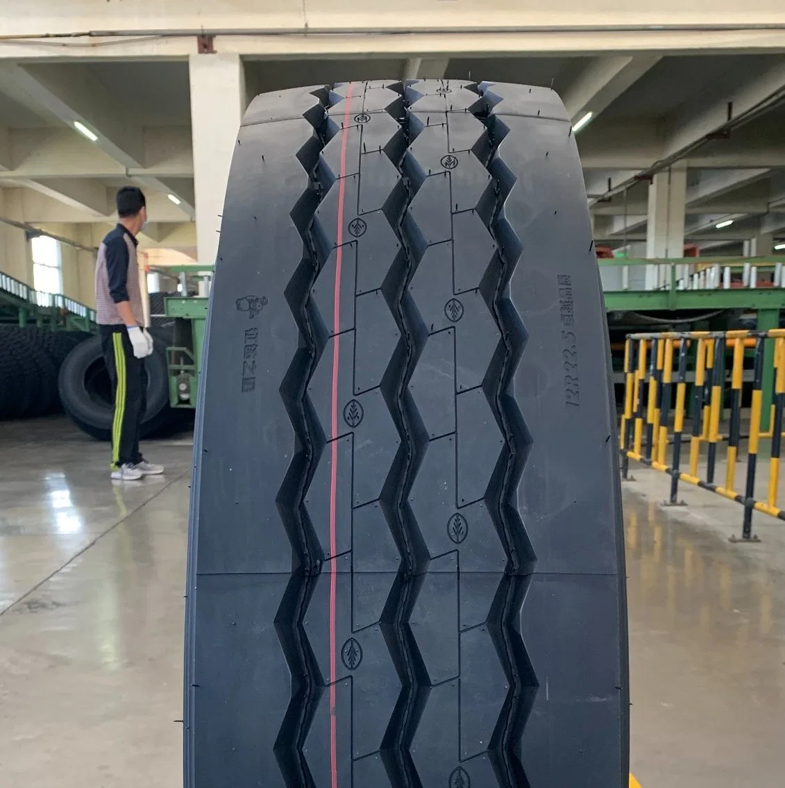Frideric Doupro Chilong pneus radiaux pour camions lourds en acier Prix de pneus pour carrières 9.00r20, 10.00r20, 11.00r20, 12.00r20, 12.00r24