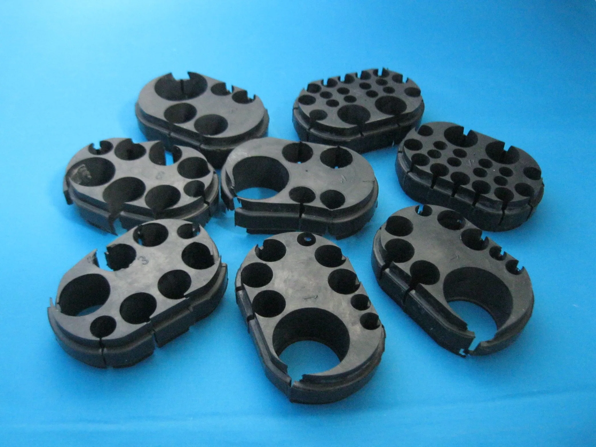 China Manufacture EPDM / NBR/ FKM / Nr Automotive Molded Rubber Parts for King Long Bus